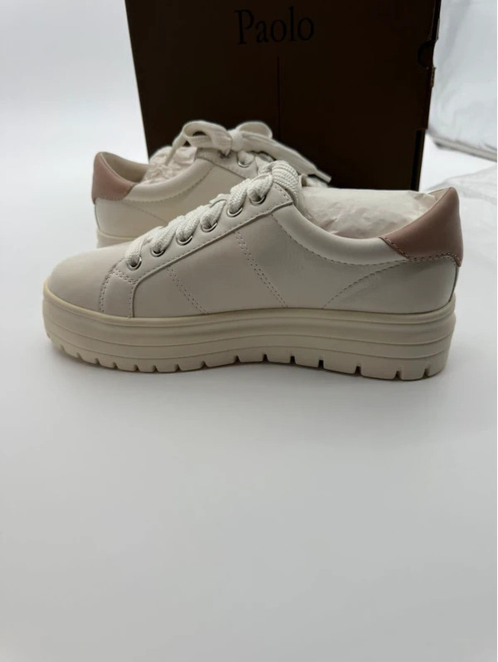 Linea Paolo Women’s Eggshell Platform Sneakers Size 8 New In Box